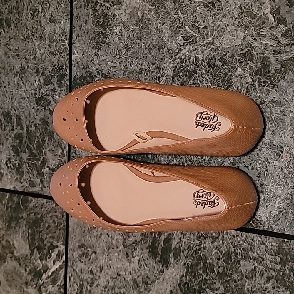 Faded Glory shoes size 8 - Picture 2 of 6